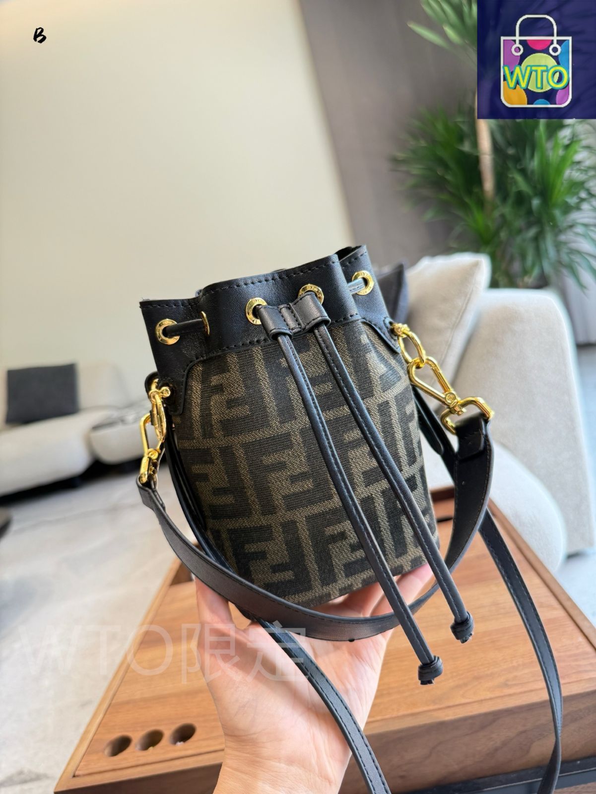 Fendi フェンディ ドローストリング バケット バッグ 楽天市場】FENDI フェンディ BUCKET BAG ドローストリング