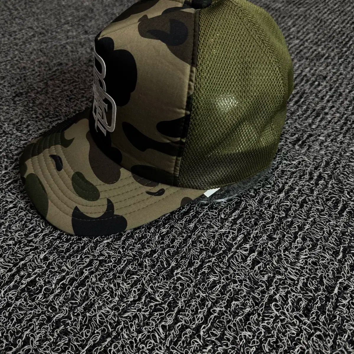 BATHING APE
