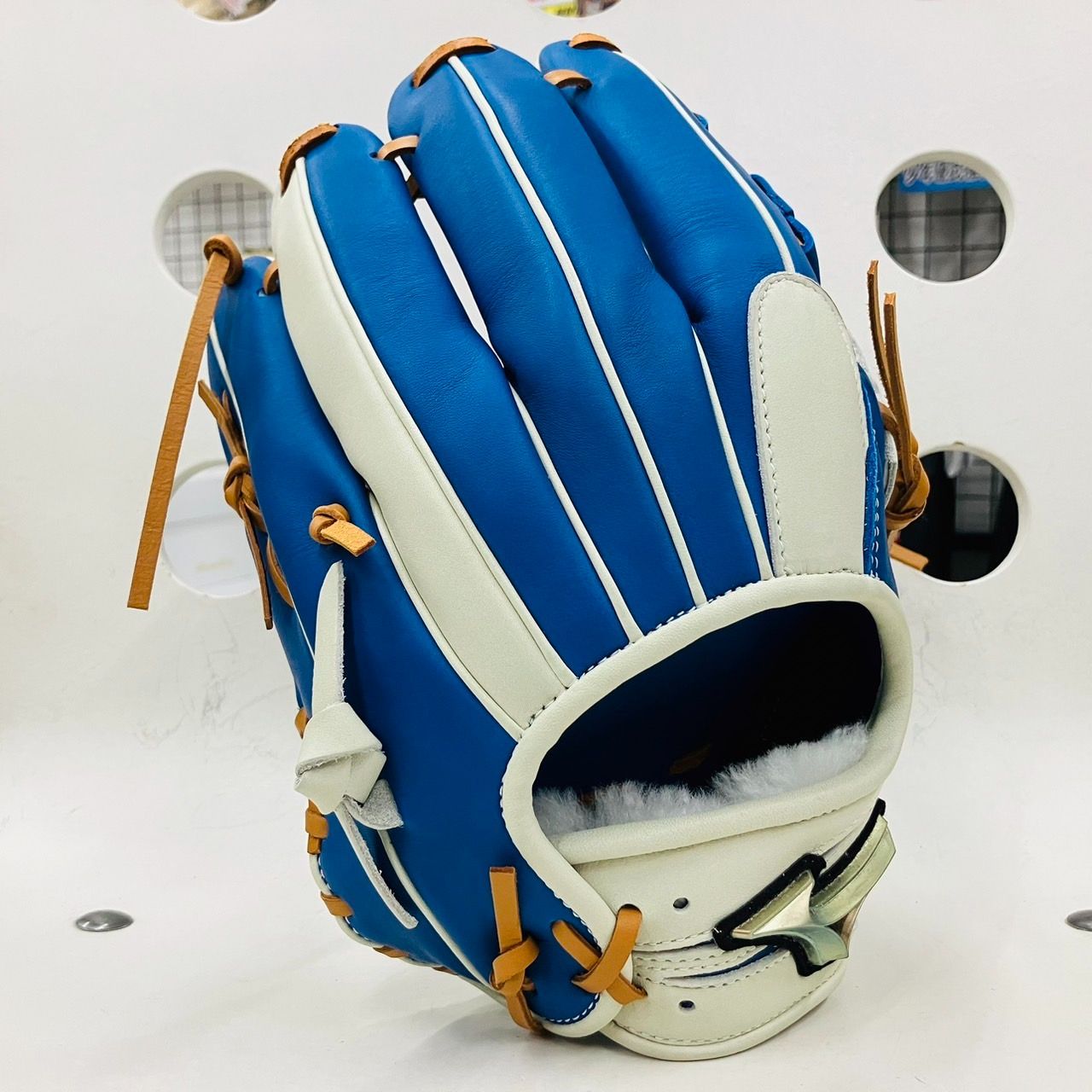 ミズノ MIZUNO グローバルエリート GlobalElite オリジナルオーダーグラブ 軟式用 内野手用 坂本勇人型 ブルー 当店限定  ある最強球団風の配色？ - メルカリ