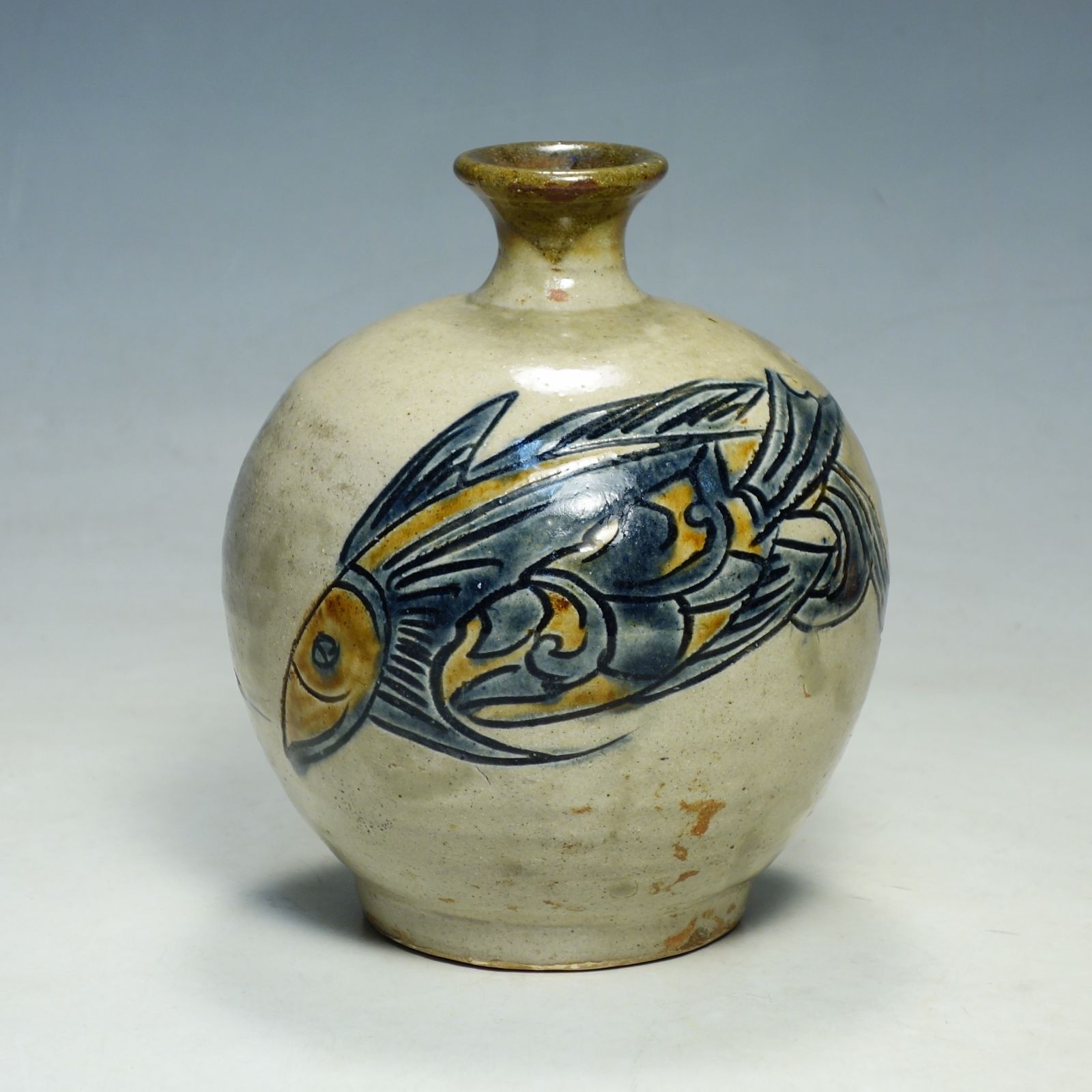 未使用品】宮内庁御用達 有田焼 深川製磁 官窯染付 花瓶 壺 共箱付