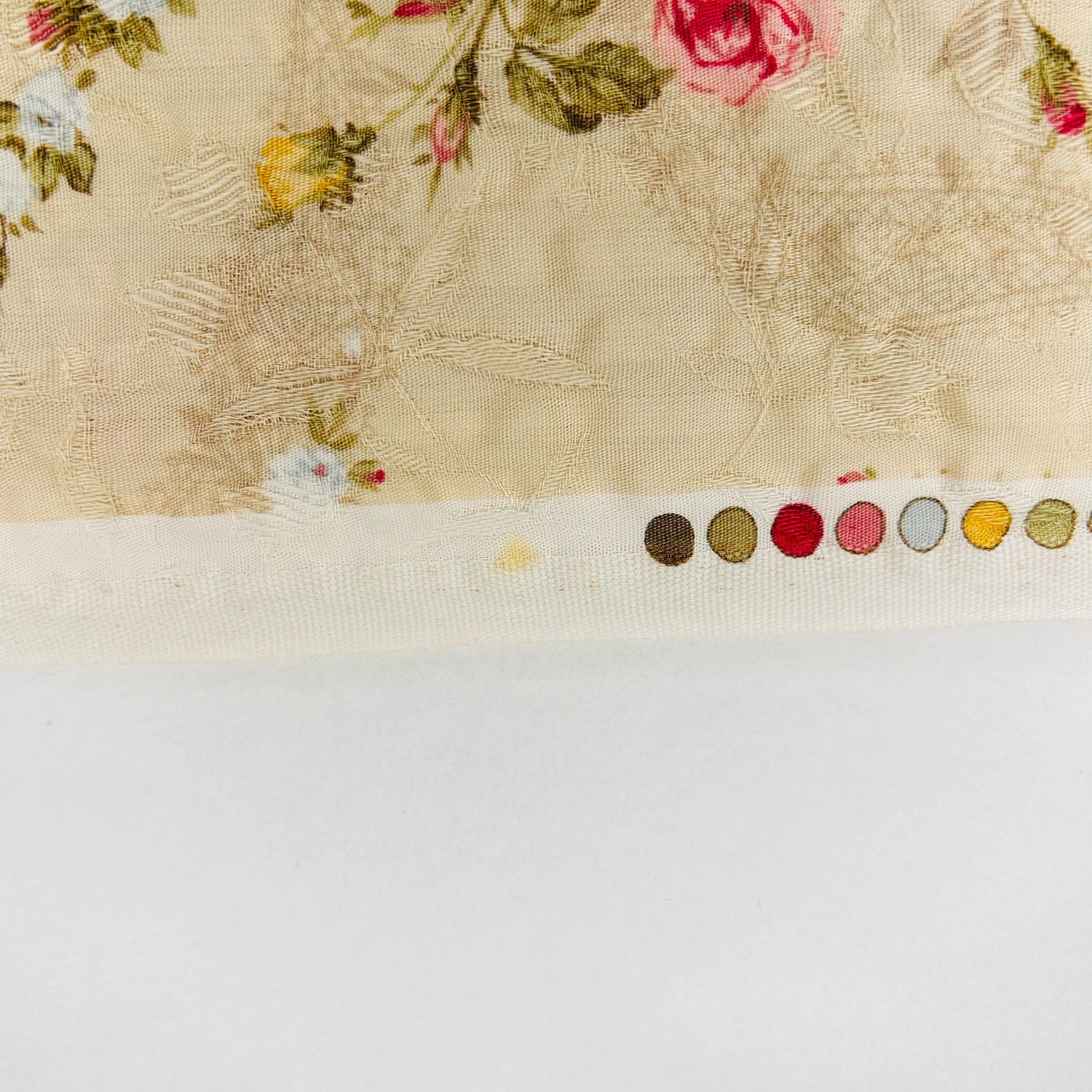 スイス製 コットン 花柄 リップル加工 ナチュラル 高級生地 服地 幅110×長さ