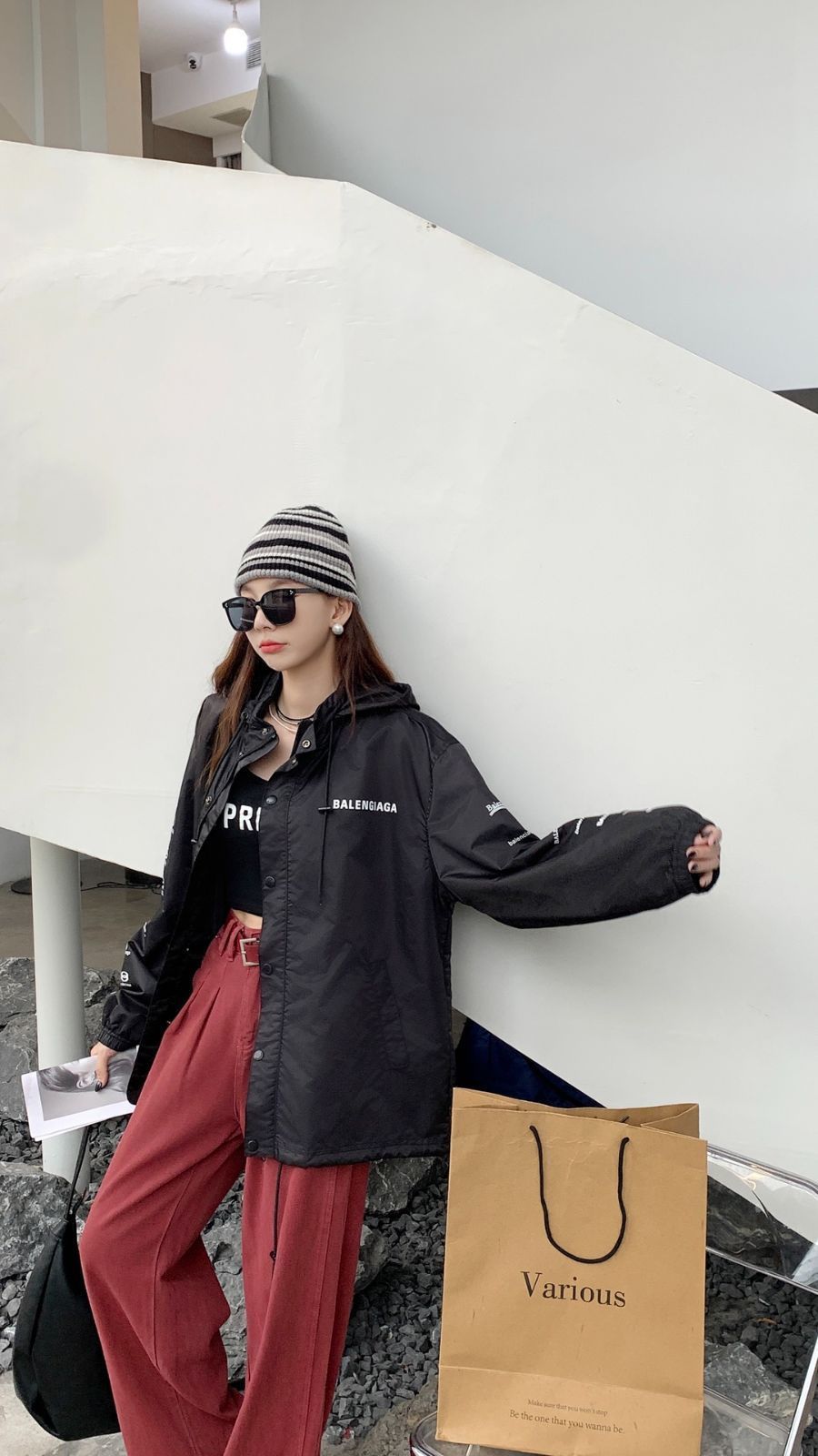 バレンシアガ（Balenciaga）パリサ世家 BLCG 23FW の新モデル