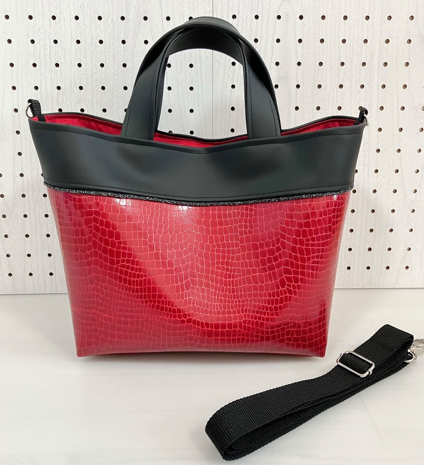 ☆ハンドメイド☆ ミニチュア クロコダイル風 2wayバッグ レッド