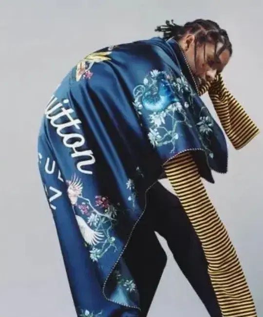 Louis Vuitton ルイヴィトン 16ss ヒョウ シルク 毛布 ネイビー mp1710 ー C030603