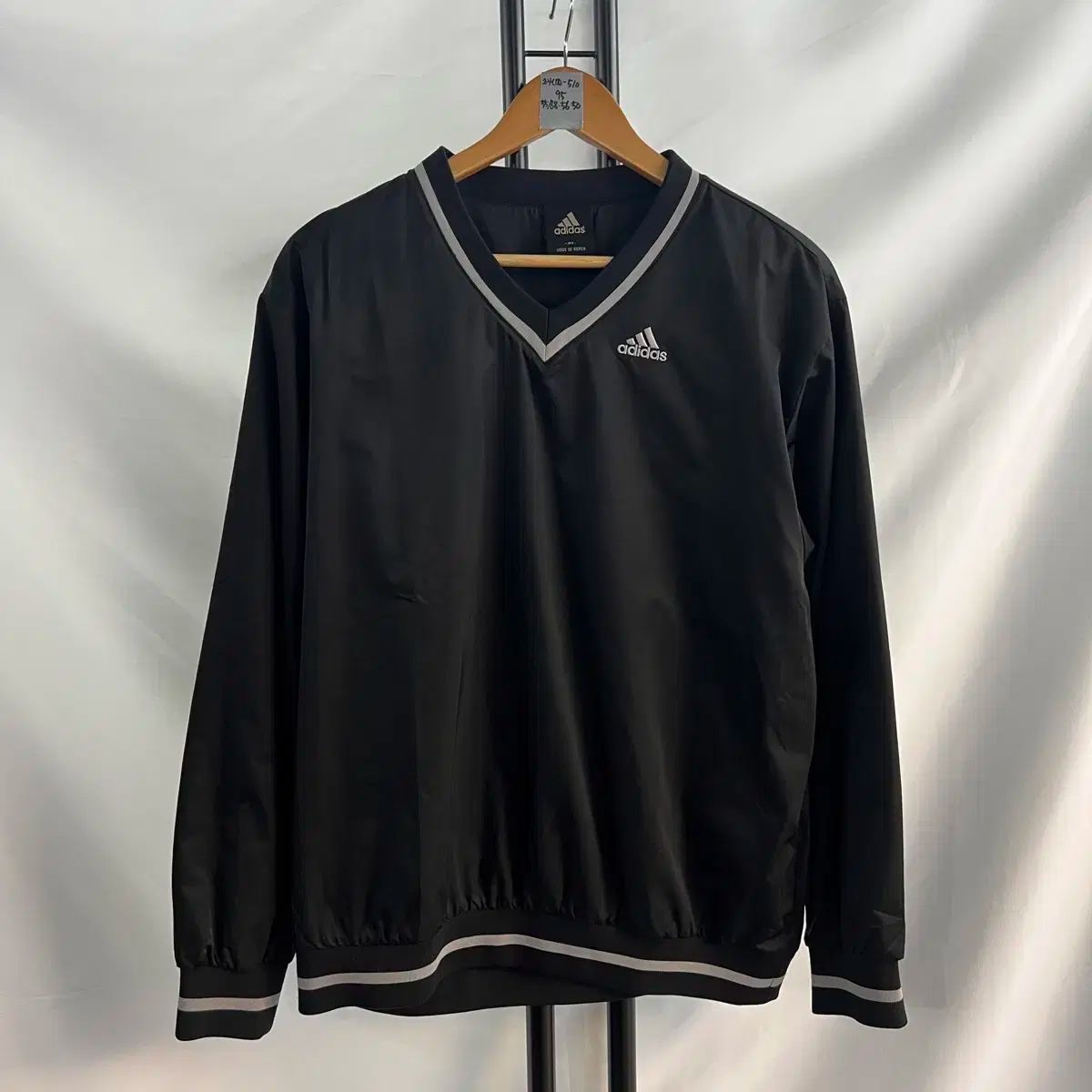 【雷市場（ポンジャン）商品韓国直送】 純正品/ 95 adidas(アディダス) 機能性 黒 ウォームアップ