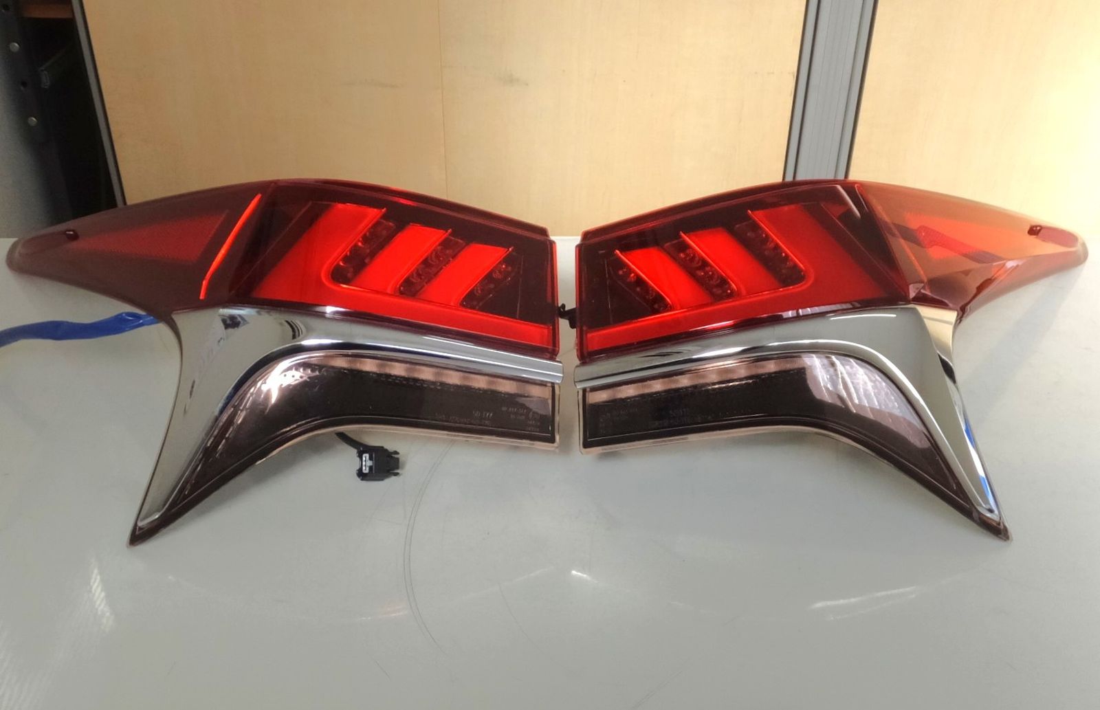 [送料無料] 左右セットレクサス LS500 VXFA50 GVF50 純正 テール ライト ランプ Koito 50-176 50-177