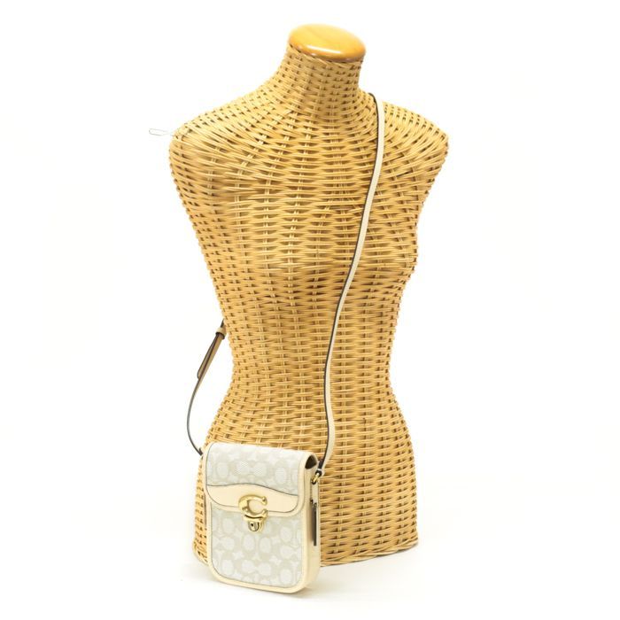 未使用・展示品 コーチ COACH スタジオ クロスボディ シグネチャー 