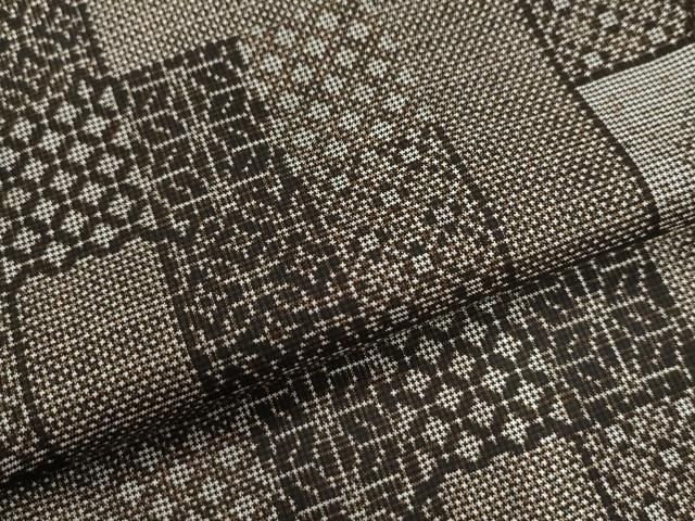 平和屋着物○本場大島紬 7マルキ 古代染色純泥染 色紙吉祥文 中村利信