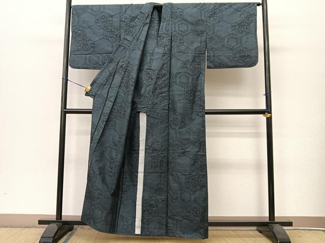 平和屋着物▽本場大島紬　単衣　7マルキ　亀甲花文　正絹　逸品　BAAT9101yc 平和屋着物▽本場大島紬 単衣 7マルキ 亀甲花文 正絹 逸品 BAAT9101yc