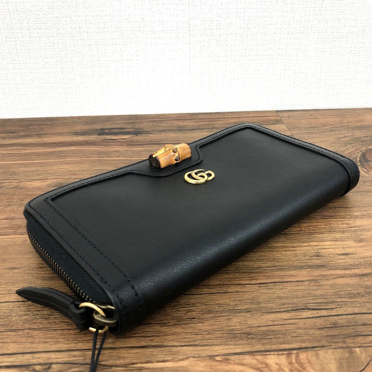 未使用品 GUCCI ジップウォレット 658634 114-