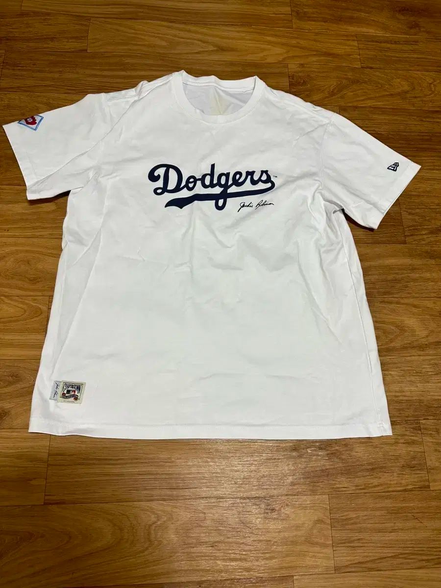 【雷市場（ポンジャン）商品韓国直送】110 NEW ERA(ニューエラ) 半袖Tシャツ