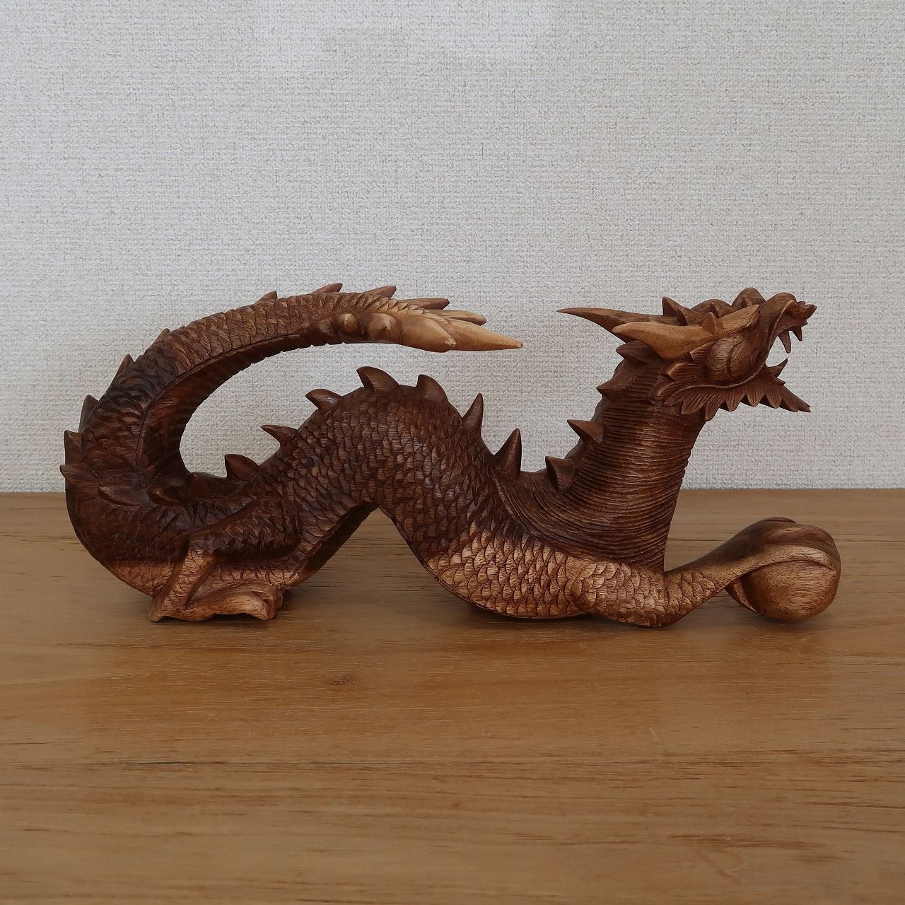 ドラゴンの木彫り 龍の木彫り スワール無垢材 左向き 40cm 竜の木彫り