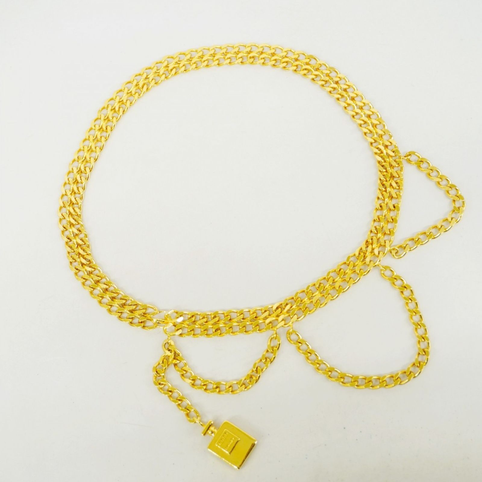 Chanel シャネル