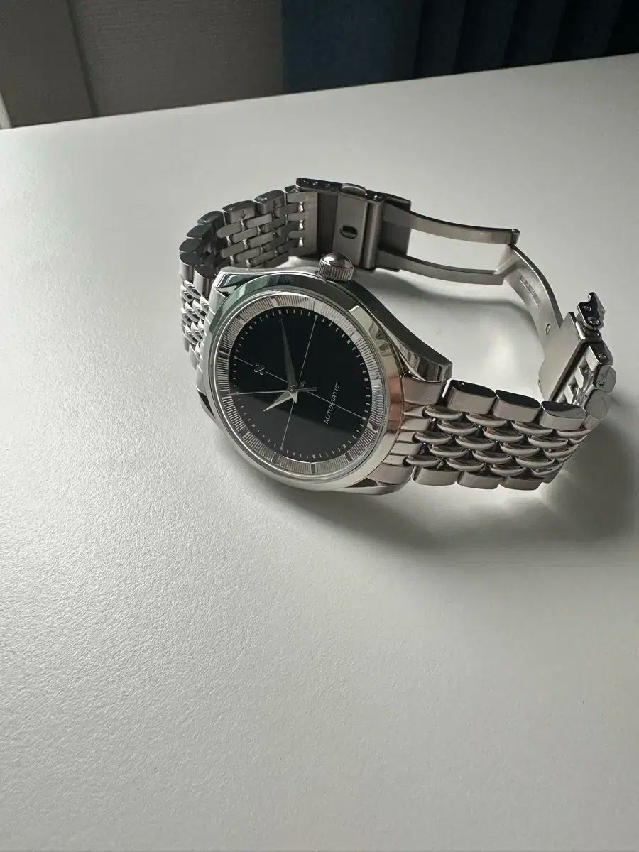 タートルネックラウスターラウスタイル ドレス ウォッチ