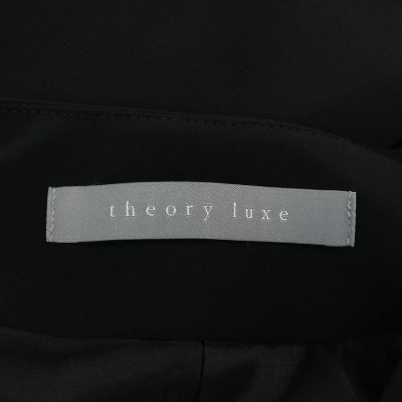 Theory luxe