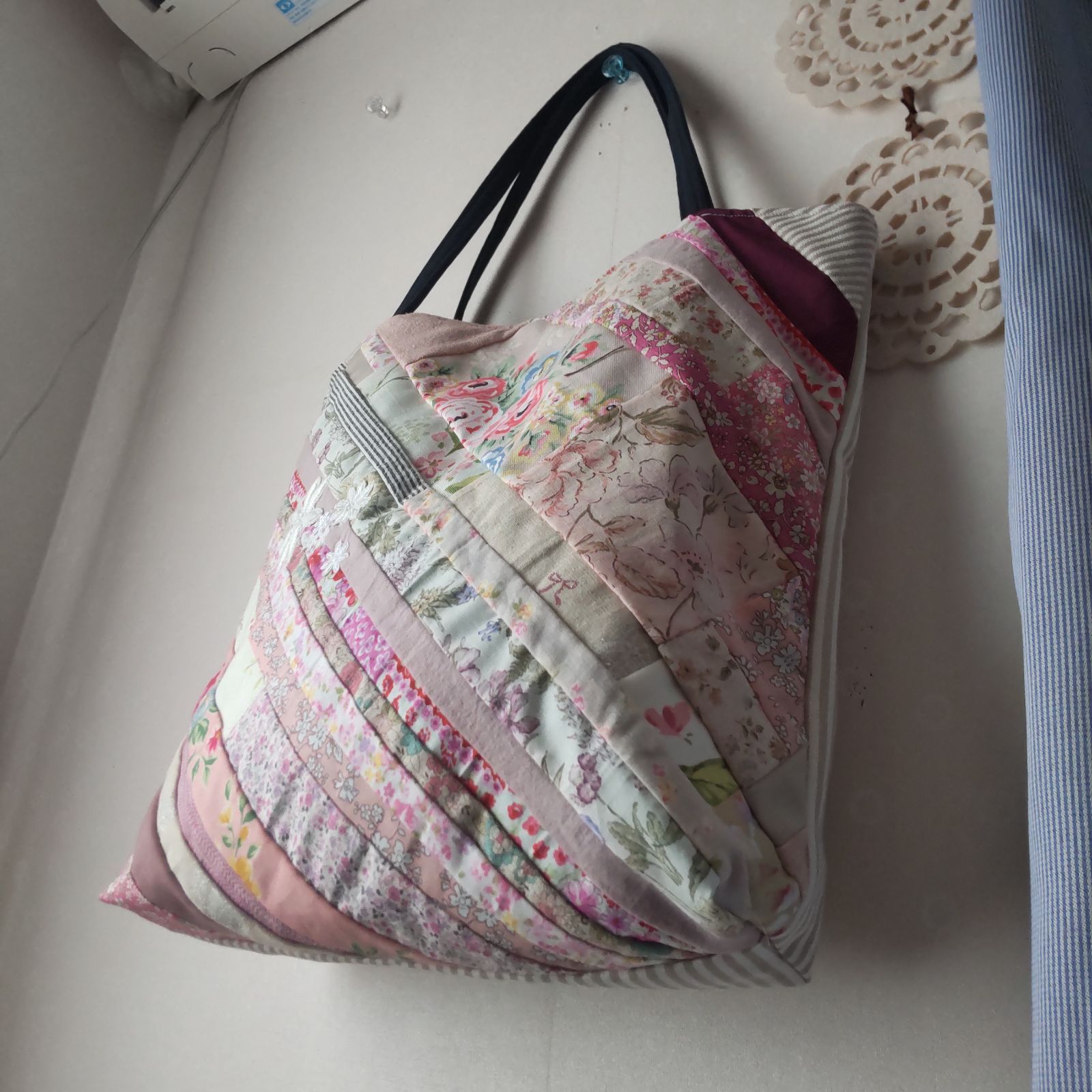 【専用出品】ハンドメイド✳✳パッチワーク　トートバッグ　3点おまとめ ハンドメイド✳✳パッチワーク トートバッグ ピンク 花柄 - メルカリ