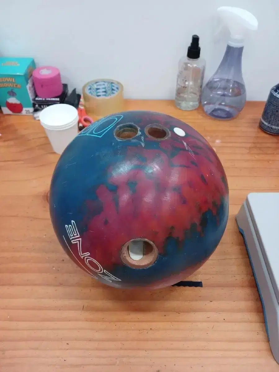 ボーリングボール　16ポンド INTERNATIONAL ZONE ボウリングボール 16ポンド