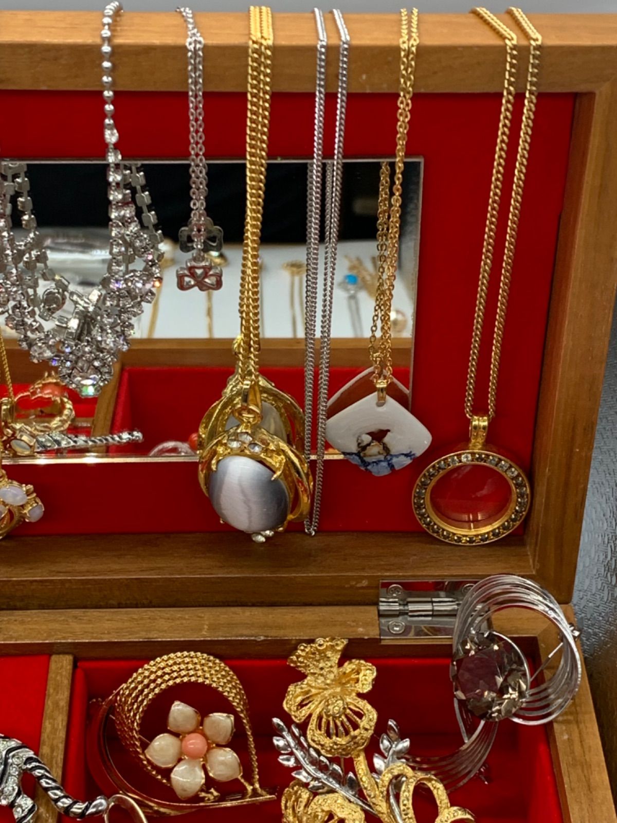 遺品整理 生前整理 アクセサリーまとめ売り ブローチ ネックレス 指輪 など 遺品整理 生前整理 アクセサリー まとめ売り ネックレス リング