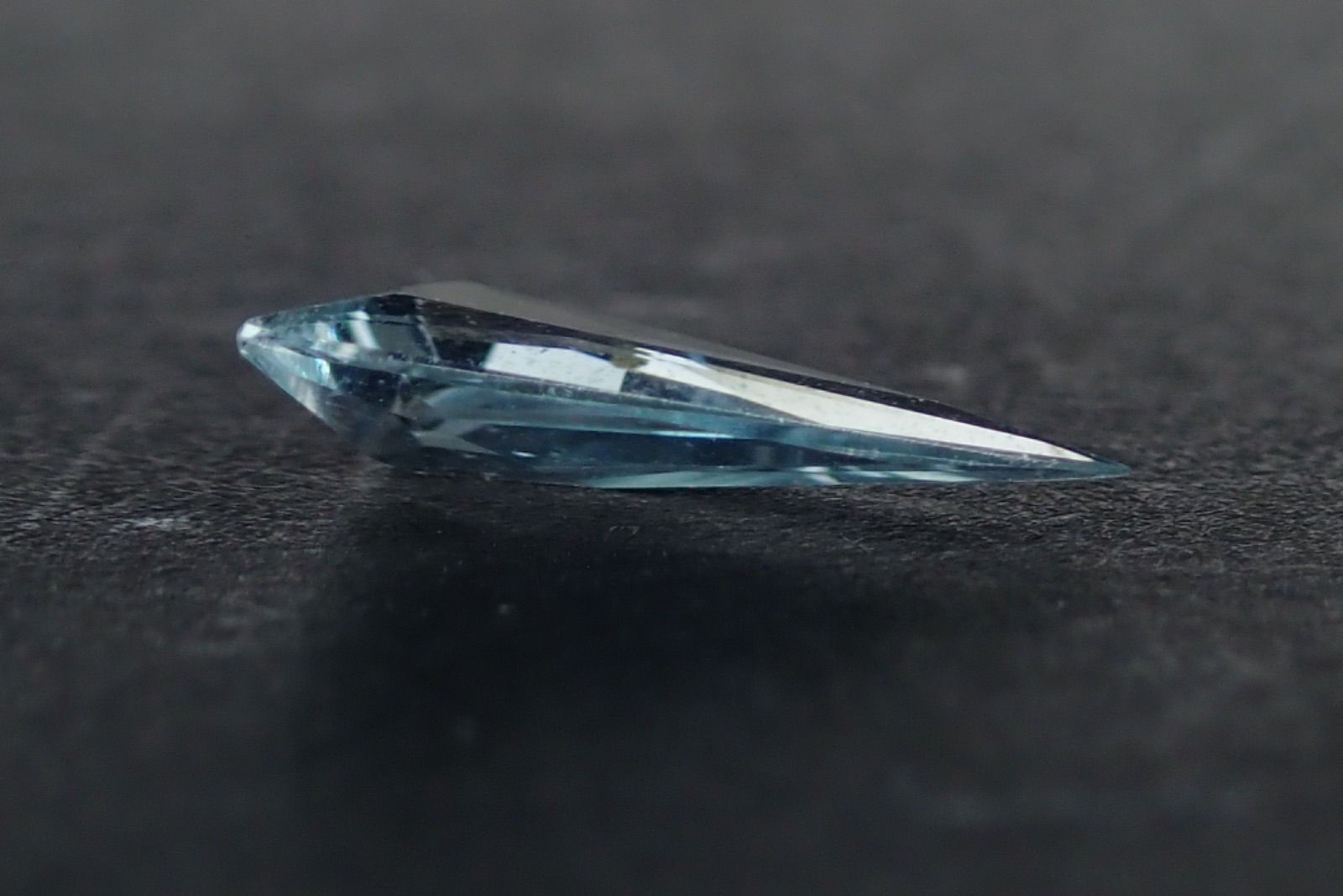 天然パライバトルマリン ルース 0.36ct 約8mm×5mm 天然パライバトルマリン ルース 0.36ct 約8mm×5mm