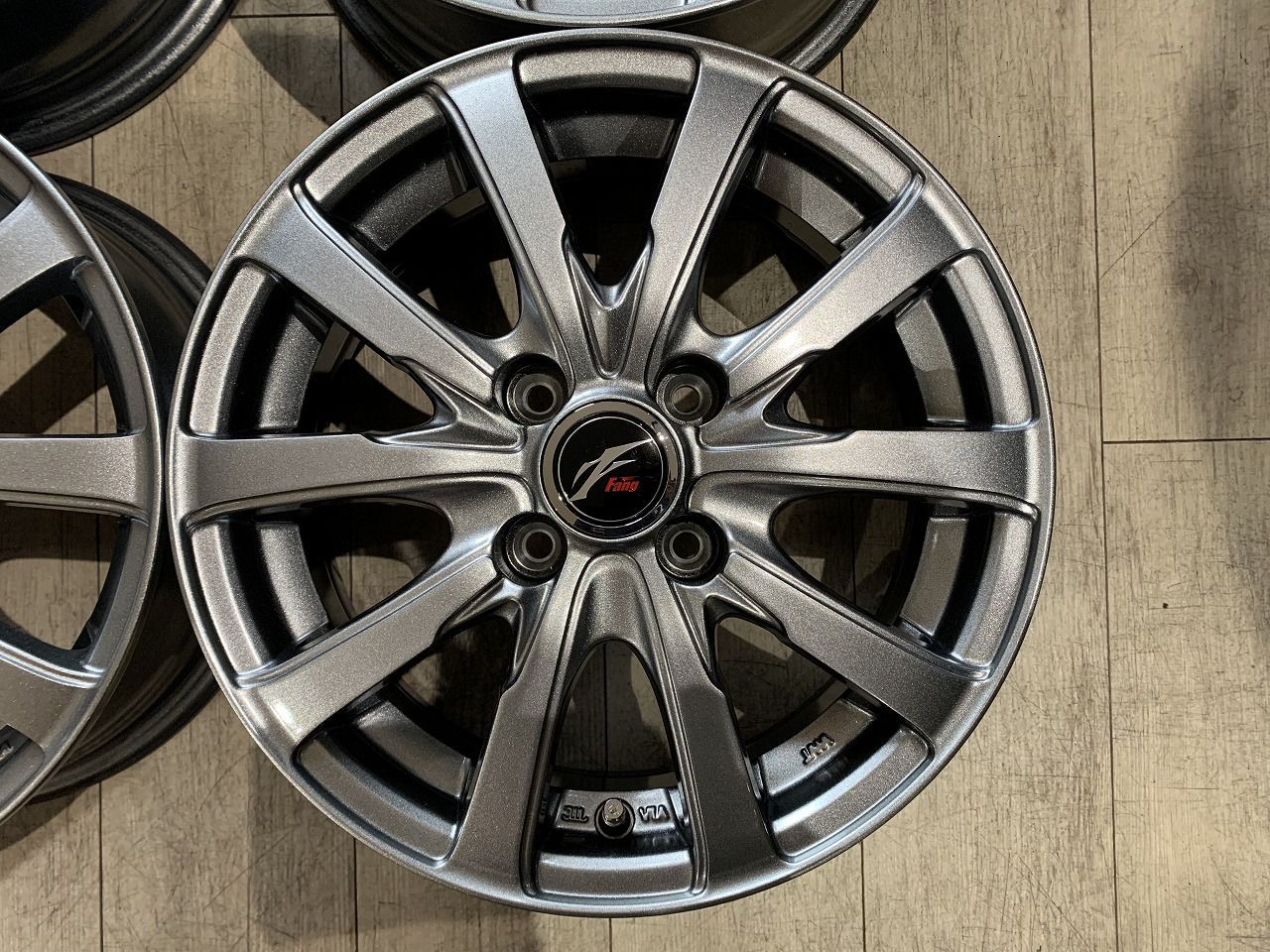 高得点の 2509012 Weds Fang VS5 14インチ 5.5J 38 PCD100 4H 67mm タンク ルーミー トール パッソ ブーン ジャスティ ヤリス ヴィッツ シエンタ ポルテ ノート デミオ フィット 等 値下中