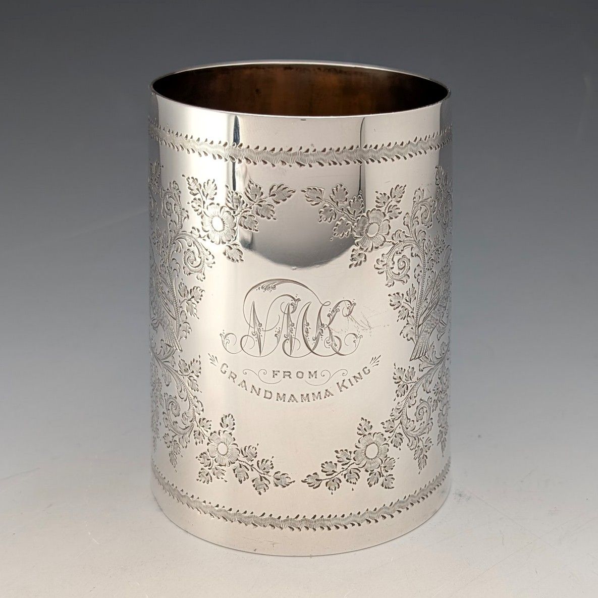 1906年 英国アンティーク 純銀製 花鳥装飾 マグカップ 187g George Edward&Sons 1906年 英国アンティーク 純銀製 花鳥装飾 マグカップ 187g