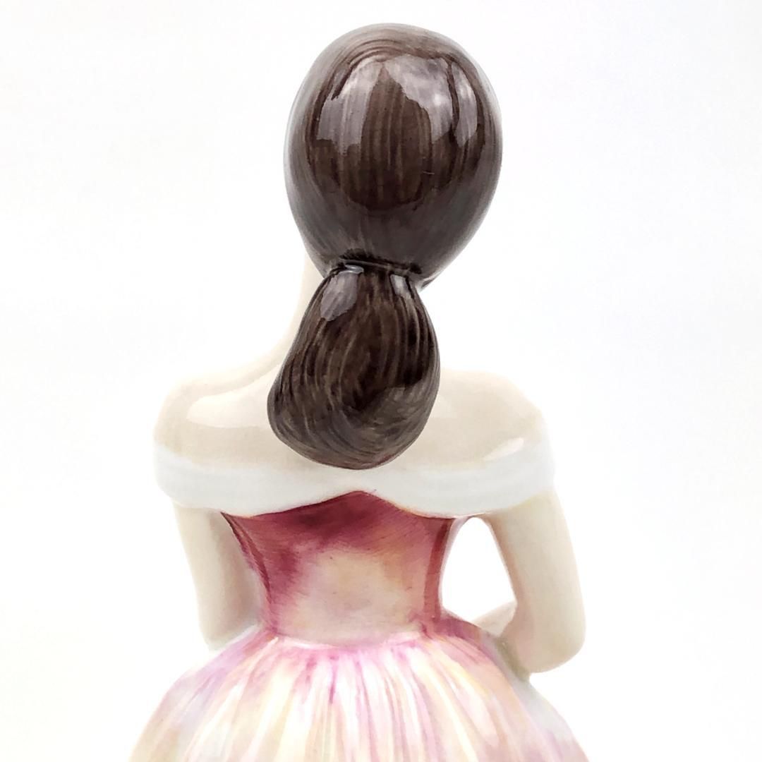 【1976年製】フランチェスカ／イギリス製 ボーンチャイナ 女性 陶器製人形 1976年製】フランチェスカ／陶器製人形 イギリス製 女性 人形