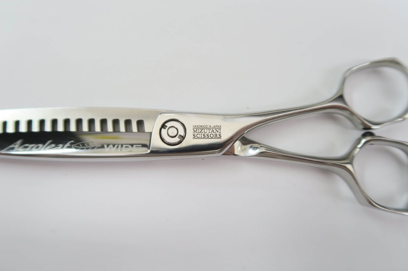 Cランク【MIZUTANI SCISSORS ミズタニシザーズ】 ACRO Acroleaf WIDE M-25 セニング 美容師・理容師  5.8インチ 右利き 【中古】:H-8430 - メルカリ