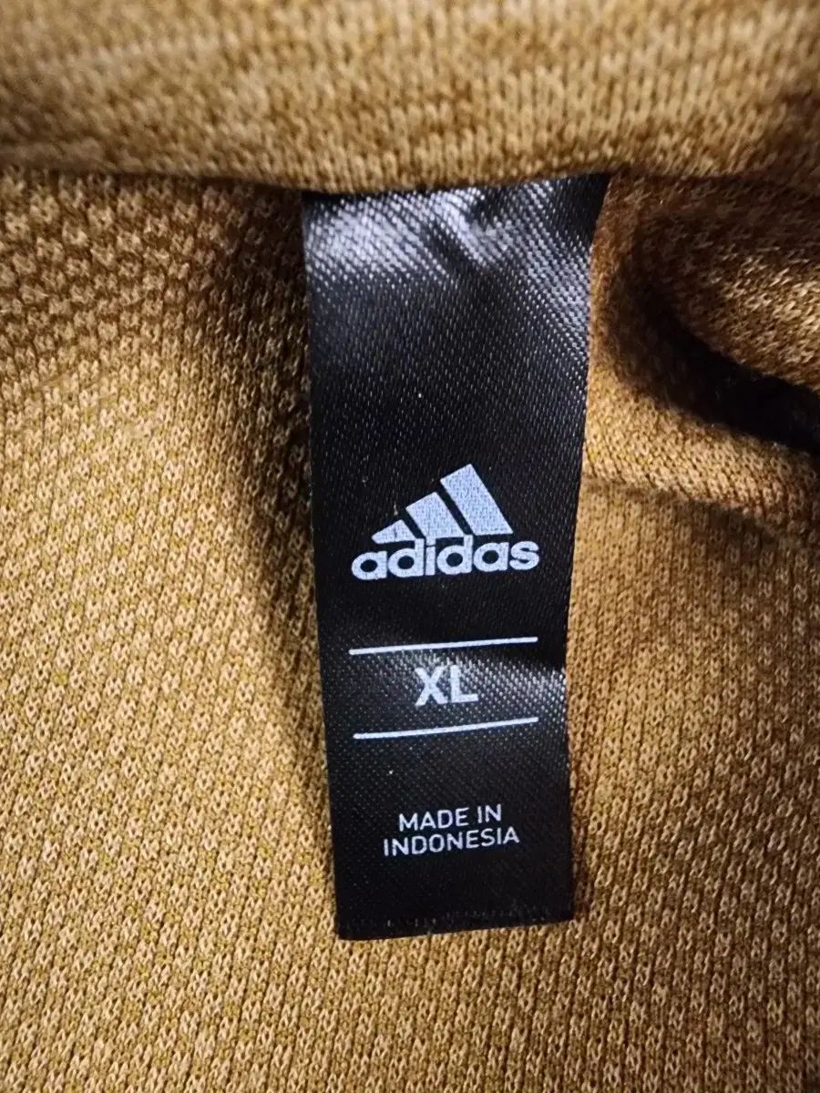 105XL adidas