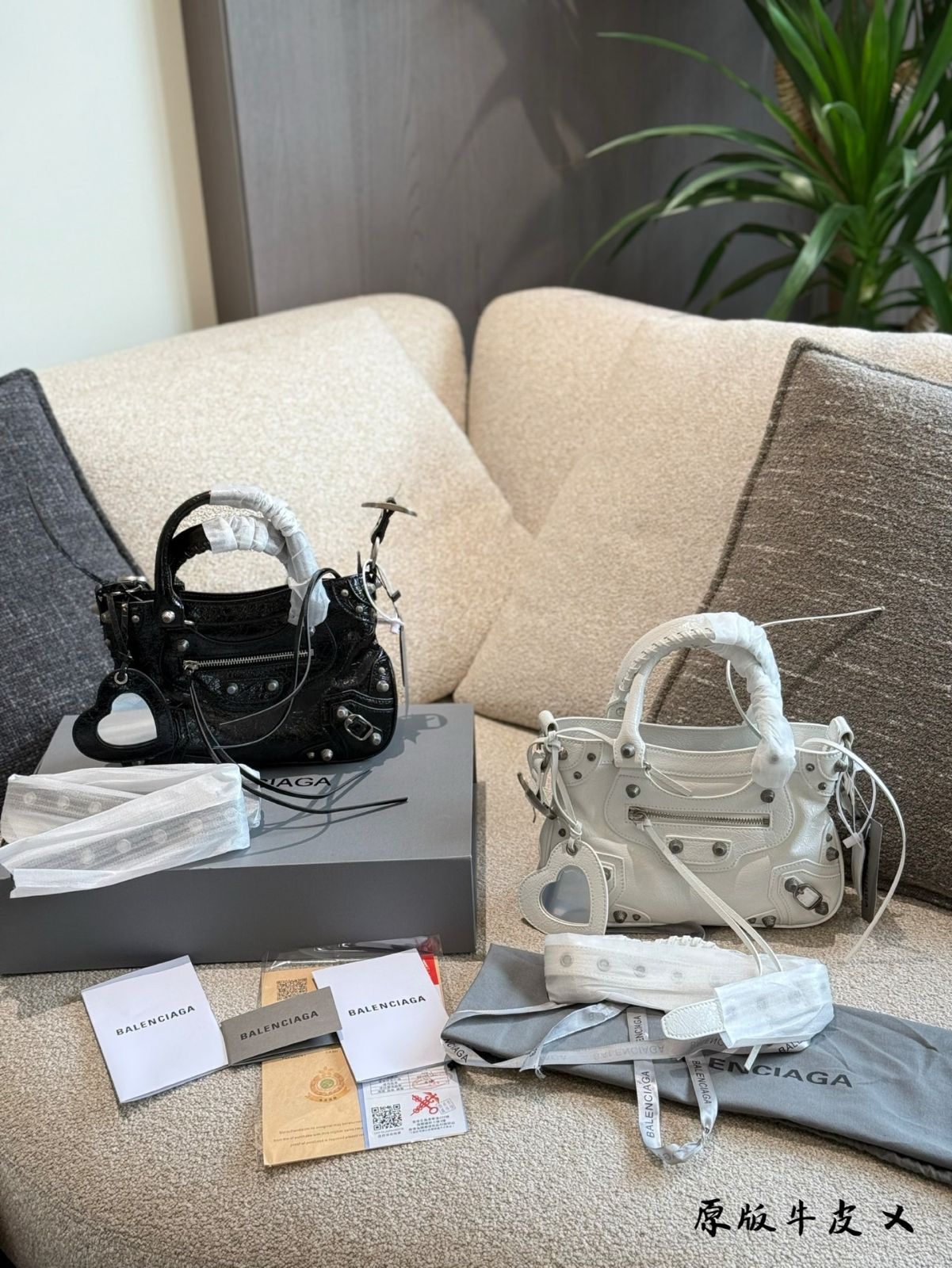 BALENCIAGA モトサイクルバッグ - ホワイト レザー |