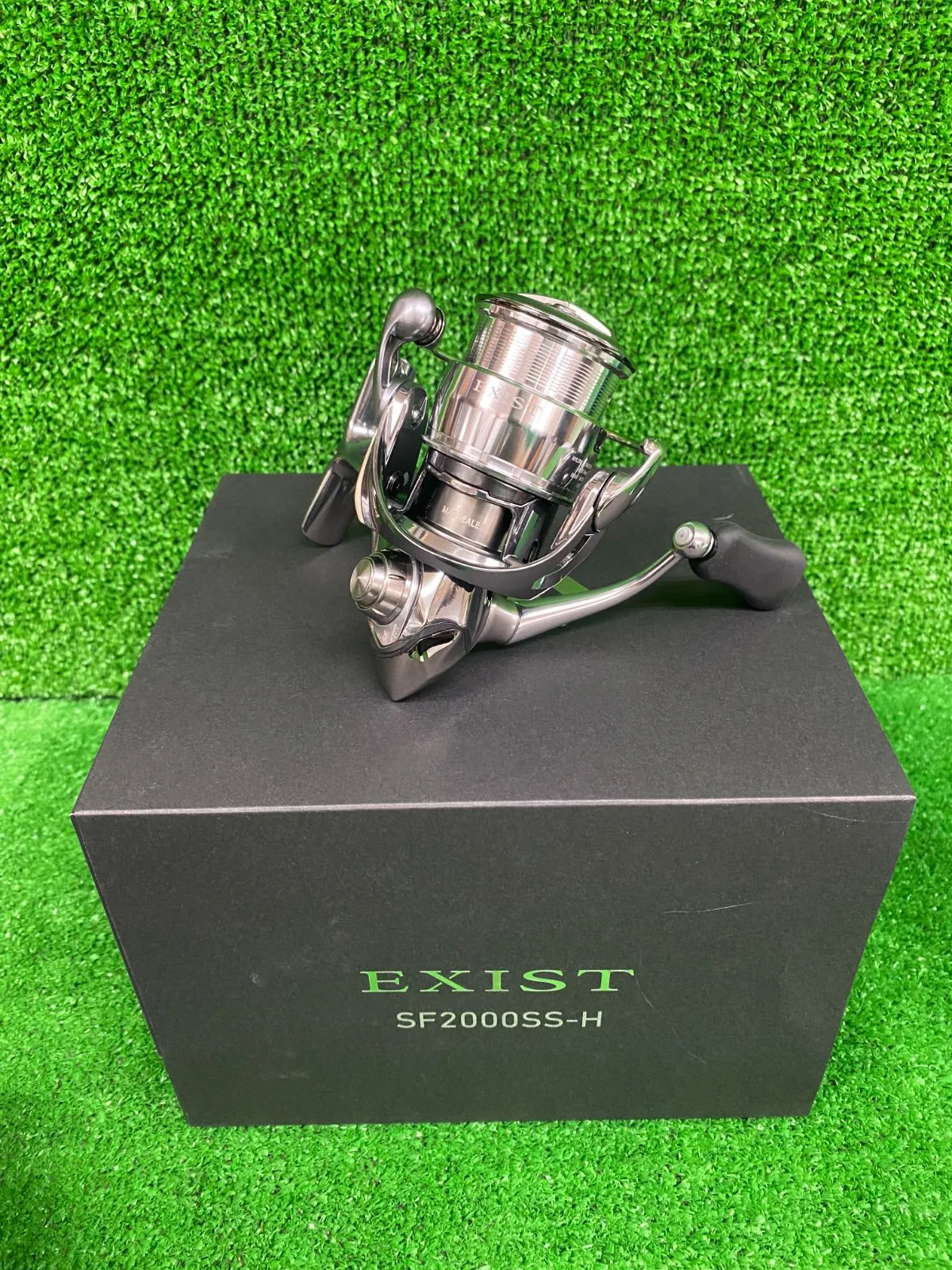 新品未使用　Daiwa 23イグジストSF 2000 SS-H 替えスプール付き 新品未使用 Daiwa 23イグジストSF 2000 SS-H 替えスプール付き