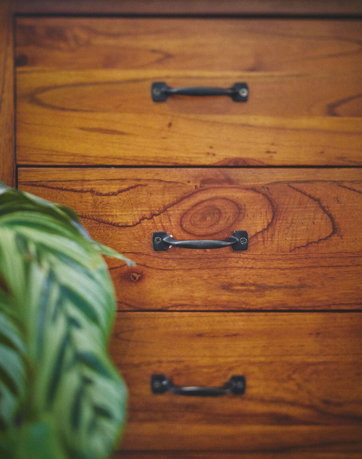 ヴィンテージ調 天然木 ４段チェスト ＆ キャビネット 幅１２０cm 食器棚 カップボード ティンバー MARWIL-DEMENAGEMENTS_CH