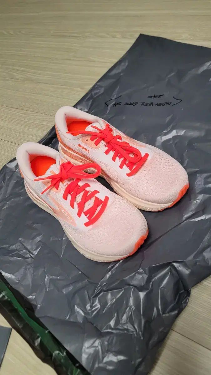 BROOKS ブルックス ランニングシューズ アドレナリン GTS 24 レディース 240