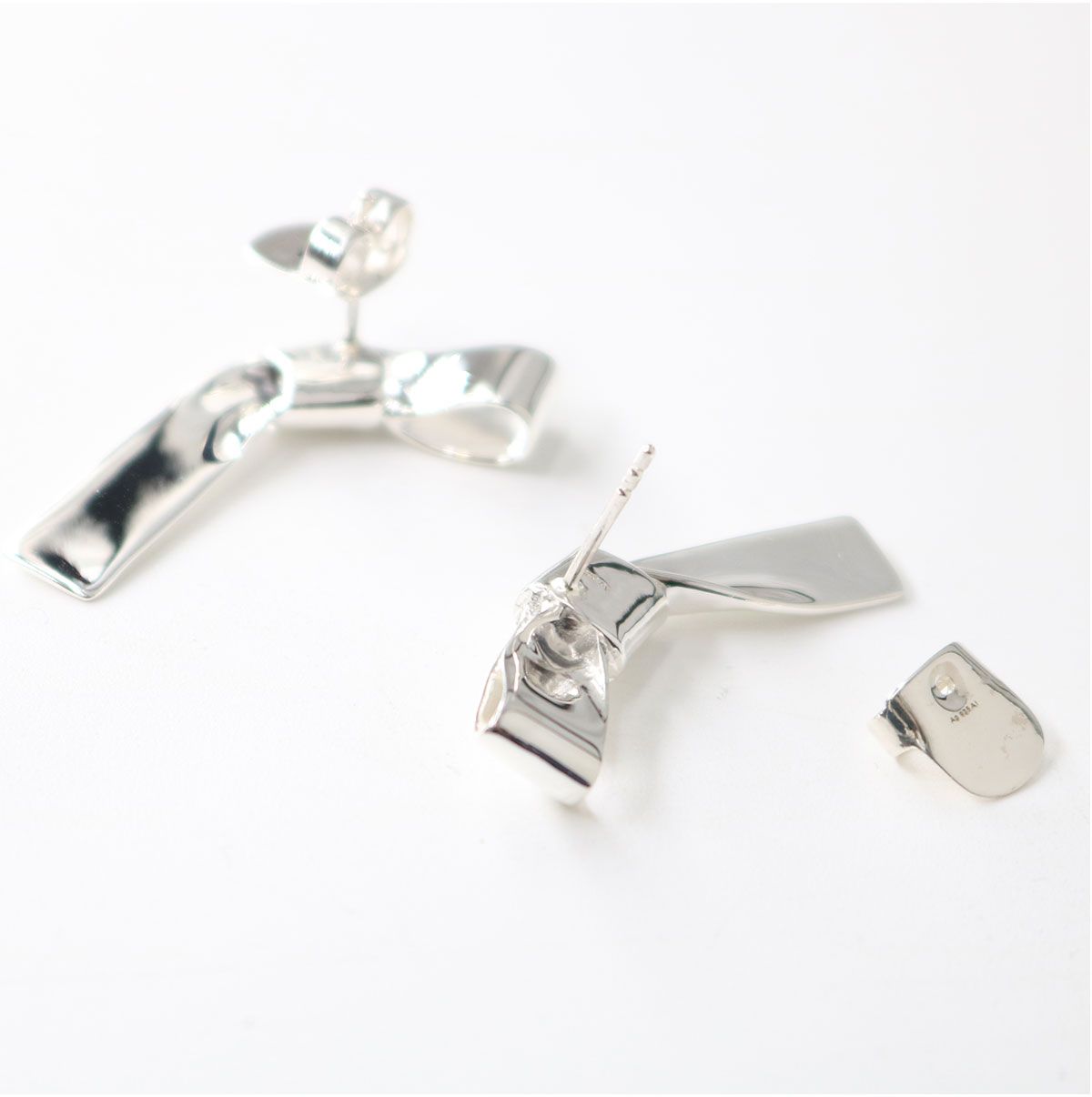 □ANNIKA INEZ アニカイネズ Small Cravat Earrings Sml リボン