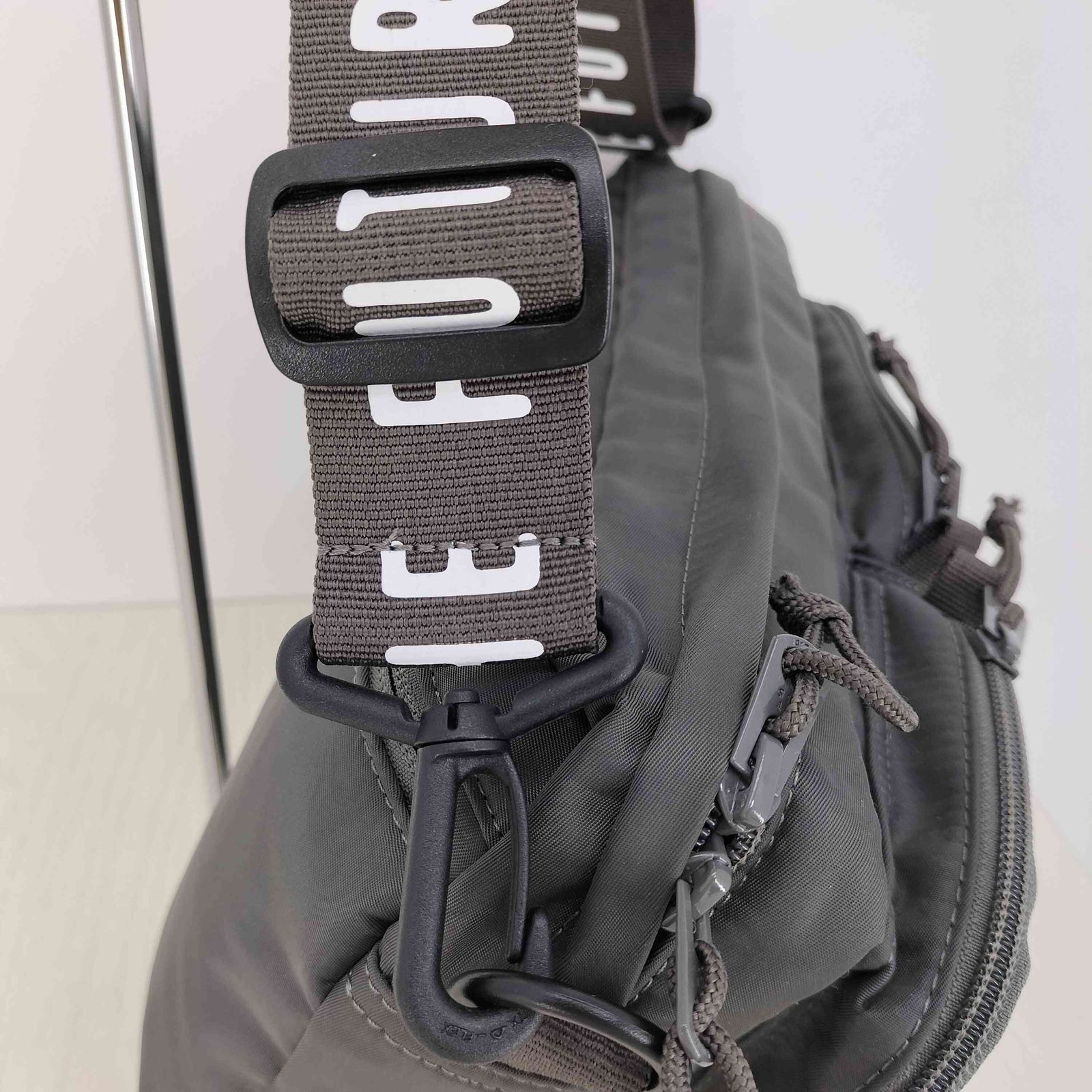 ヒューマンメイド HUMAN MADE MILITARY POUCH LARGE メンズ 表記無