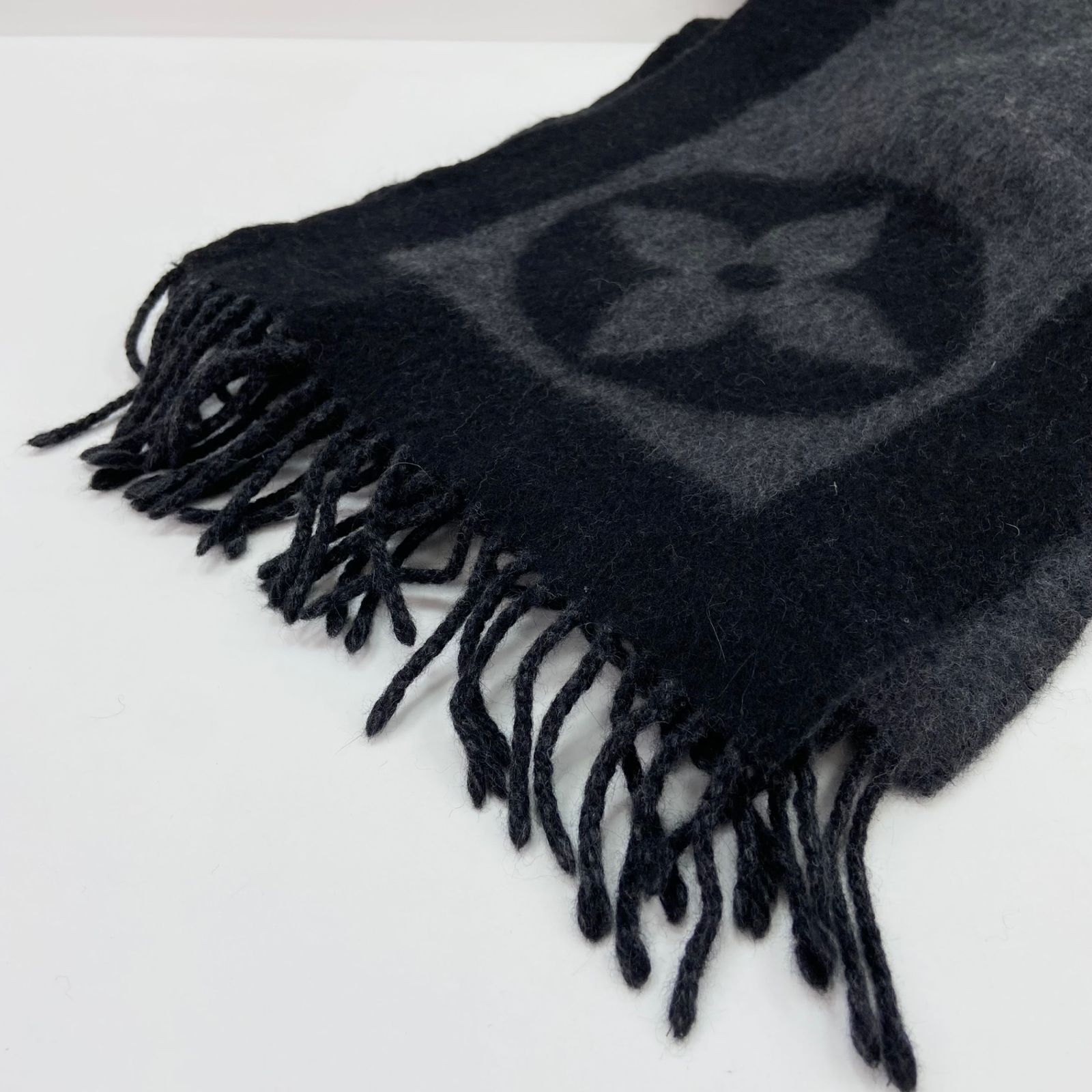 LOUIS VUITTON エシャルプ・カーディフ ウール アンゴラ マフラー