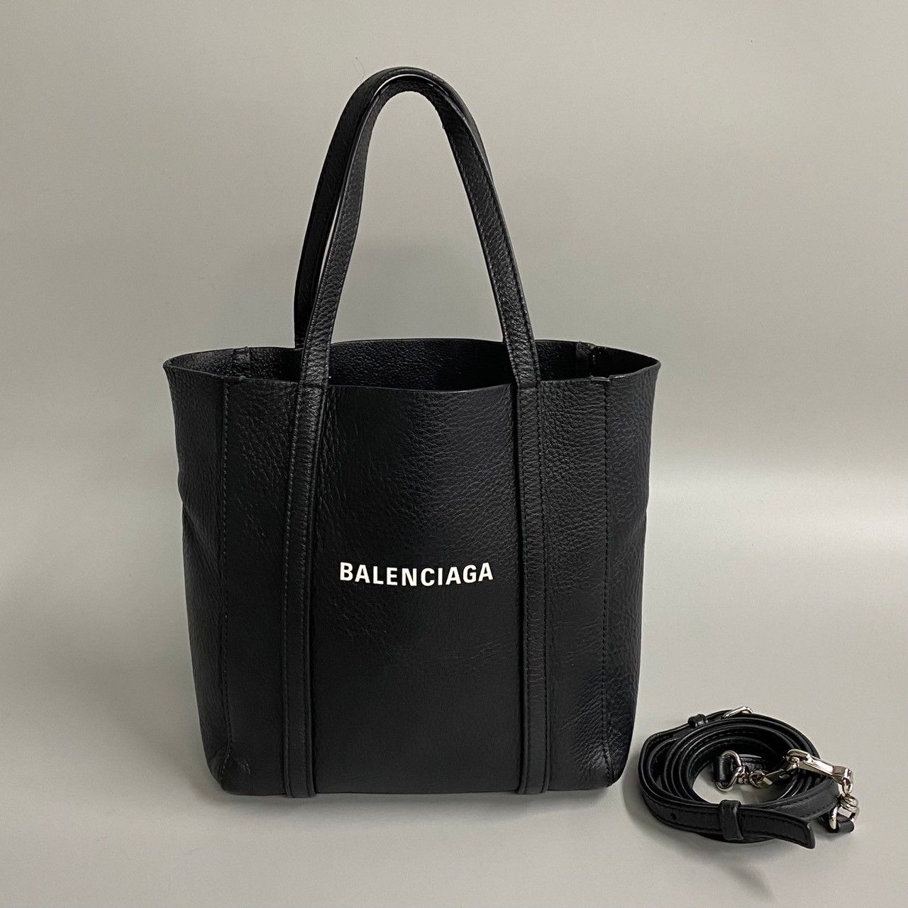 美品 希少品 保存袋付 BALENCIAGA バレンシアガ ロゴ レザー 本革 2way ミニ ハンドバッグ ショルダーバッグ ブラック 黒  04237 - メルカリ