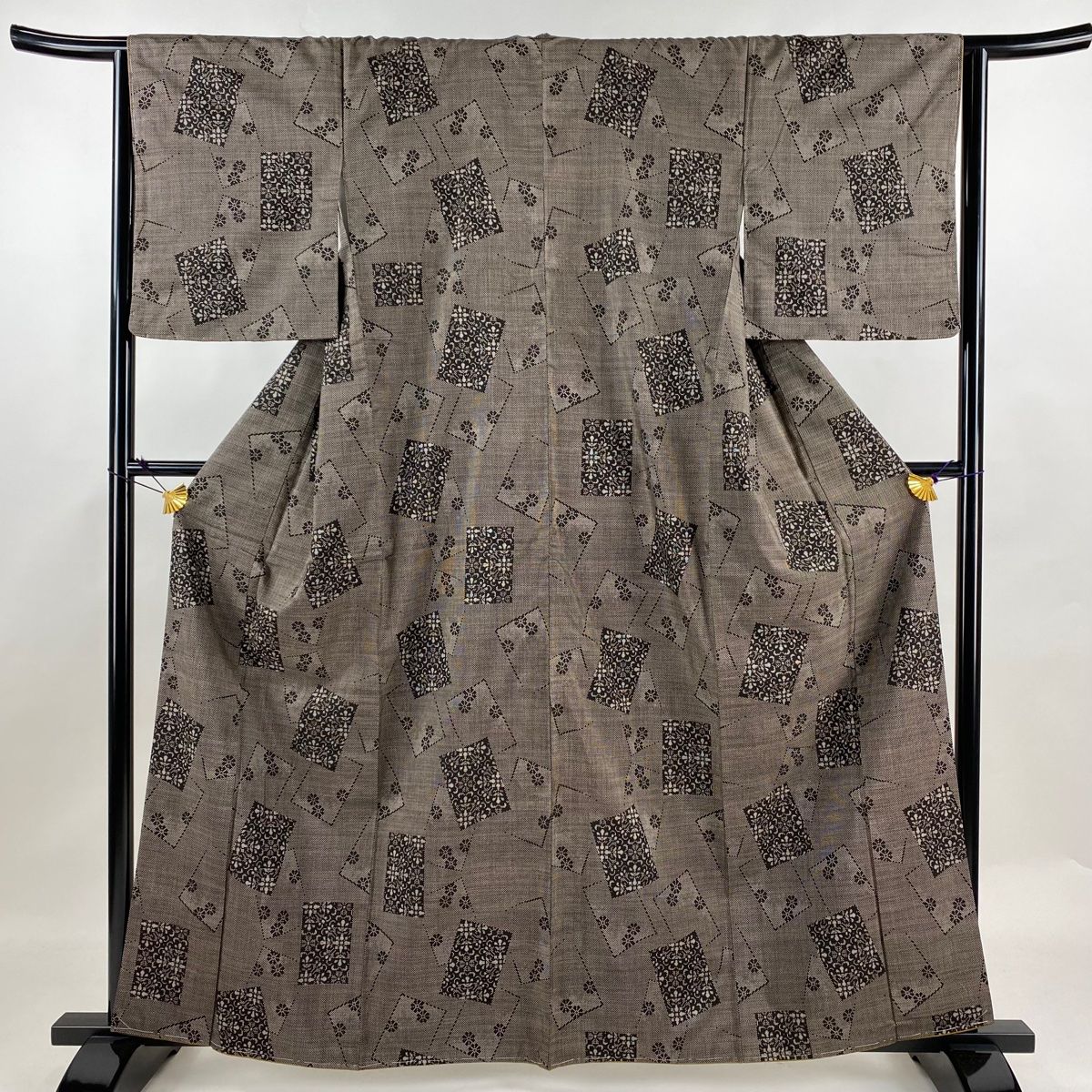 紬 身丈161cm 裄丈64cm M 袷 色紙 華文 焦茶色 正絹 秀品