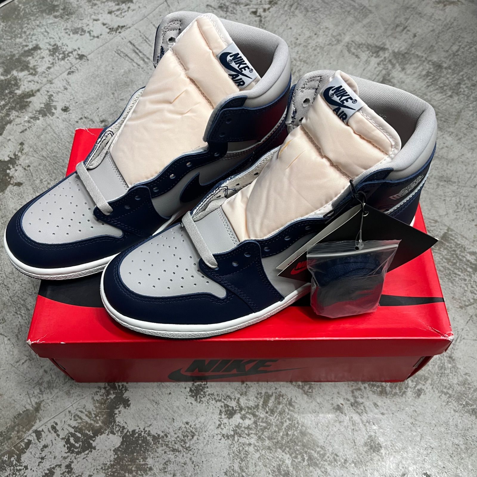 未使用品 Nike Air Jordan 1 High 85 