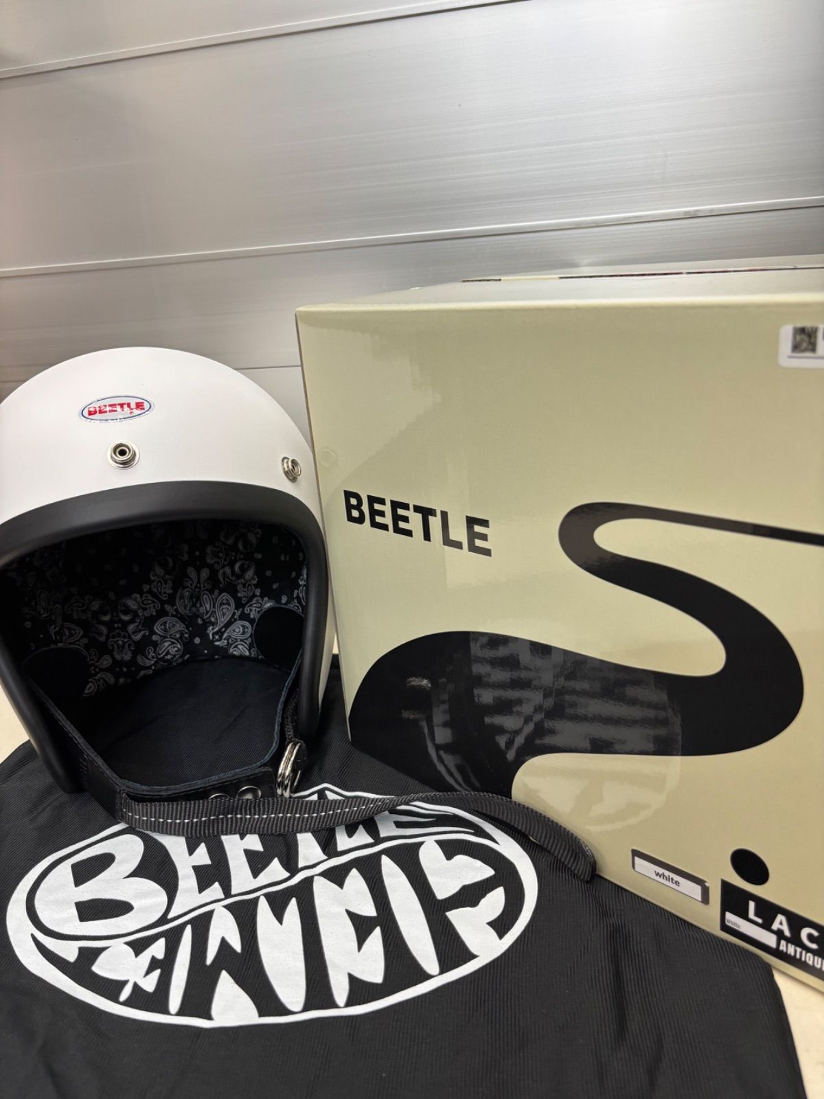 オーシャンビートル LAC 別注マットホワイト Wストラップ黒 ペイズリー