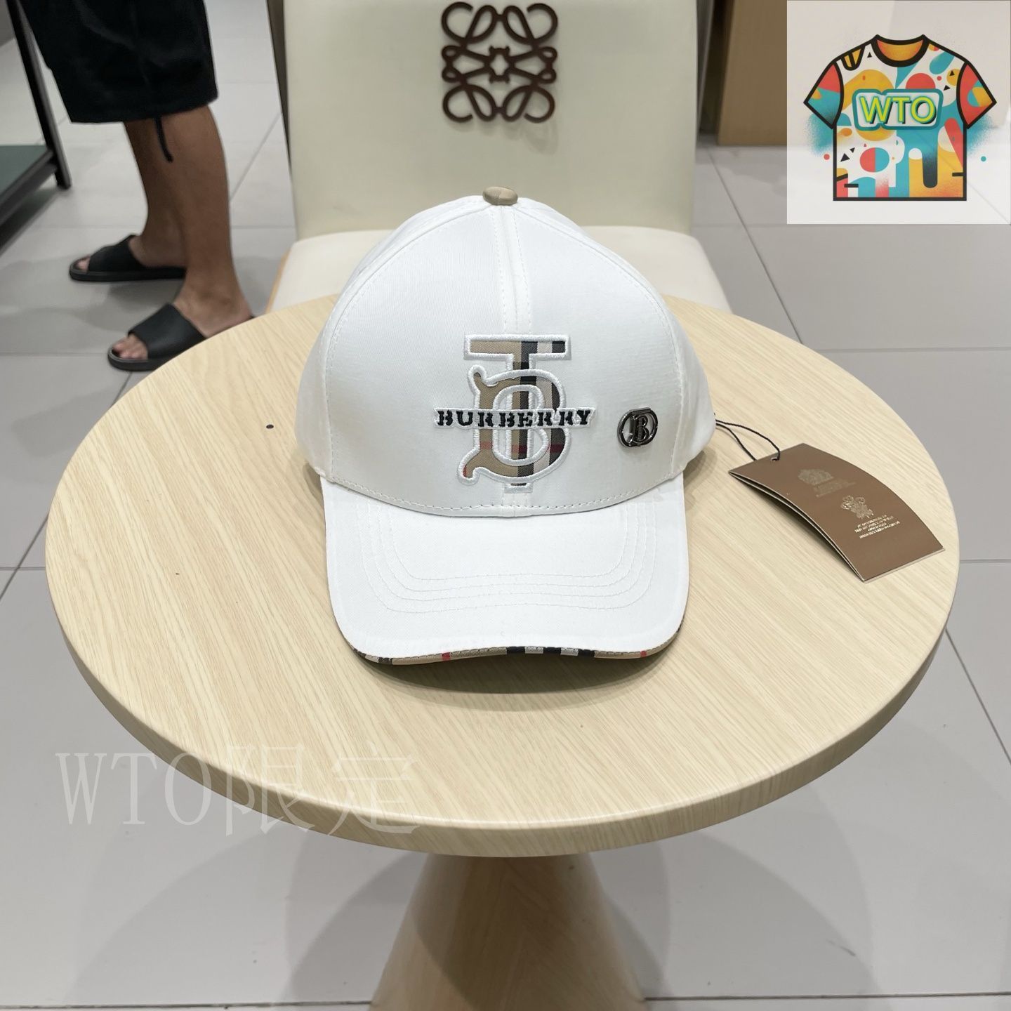 未使用！BURBERRY ベースボールキャップとニット手袋セットお