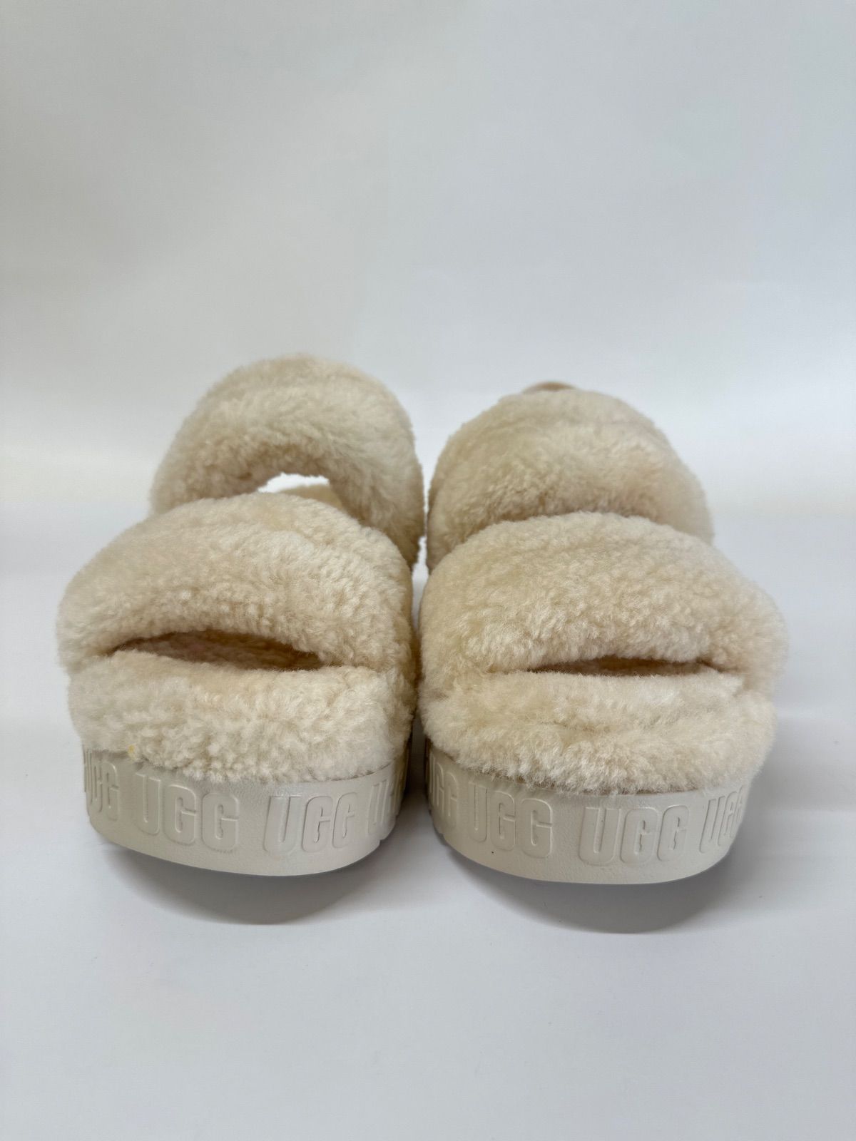 新品未使用】 UGG アグ オー フラッフィータ サンダル