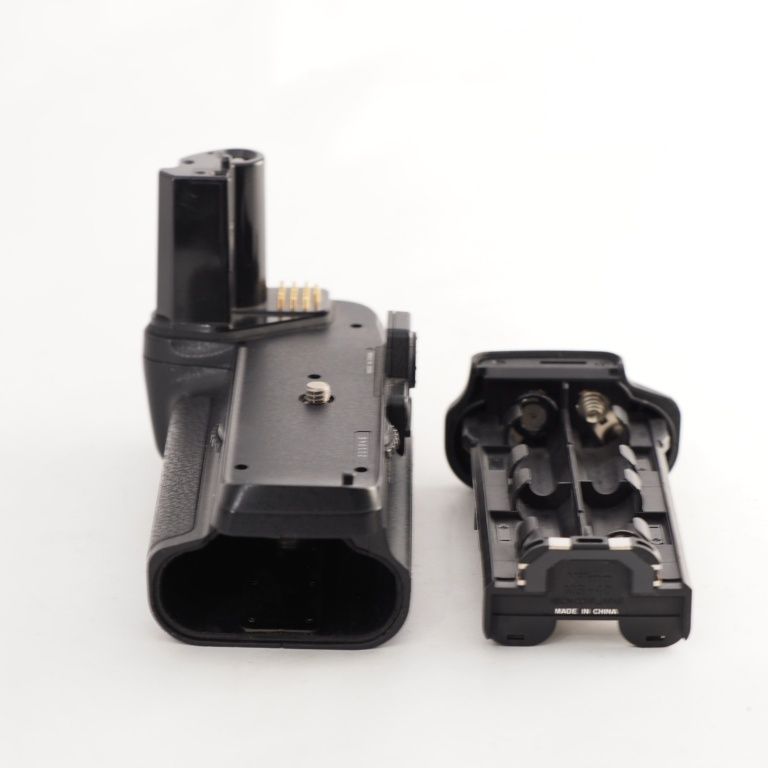  Nikon ニコン マルチパワーバッテリーパック MB 40 MS 電池ホルダー 別売リチャージャブルバッテリーEN EL 4付属 その他 カメラアクセサリー