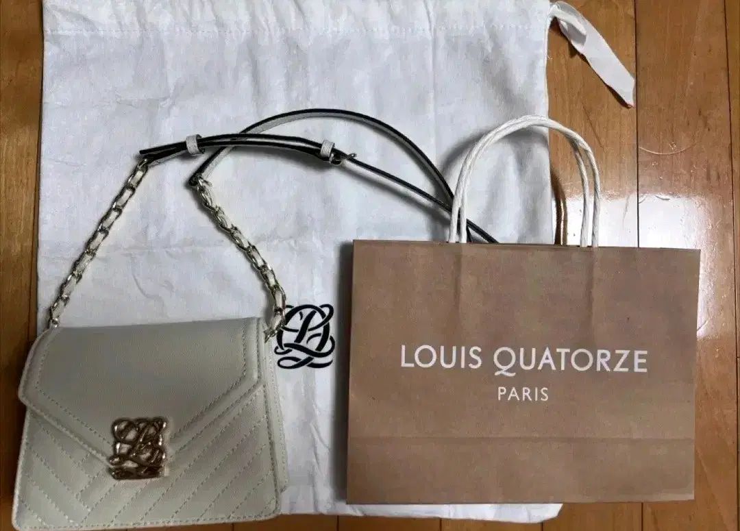 Louis Quatorze ルイカトーズ キャビア マイクロバッグ