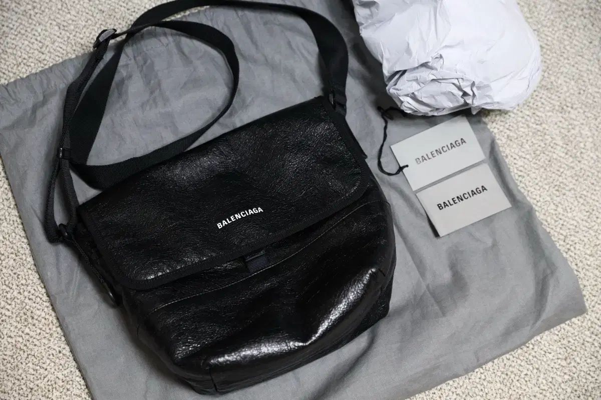 楽天市場】バレンシアガ BALENCIAGA メンズ SPORT メッセンジャー