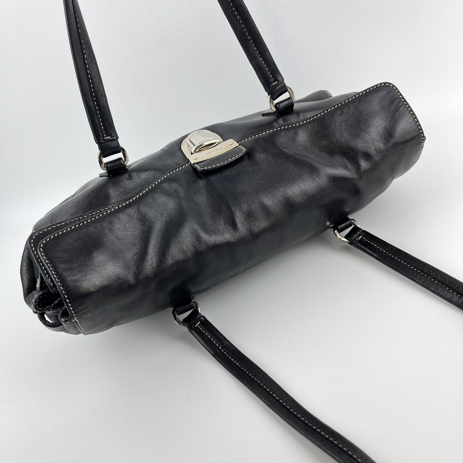 PRADA プラダ ショルダーバッグ 肩掛け ハンドバッグ ブラック レザー  