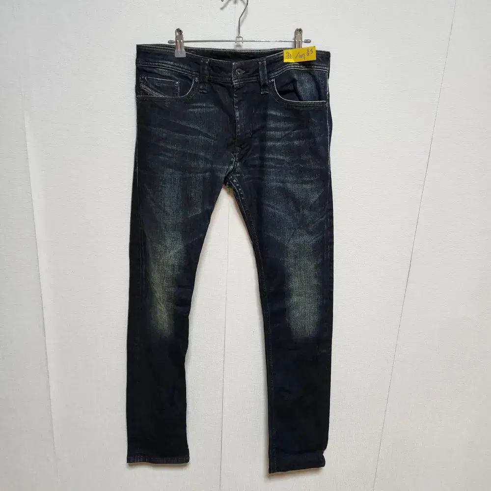 DIESEL ペイント デニム 31インチ DIESEL(ディーゼル) メンズ デニム 31 インチ@ 9959 - メルカリ