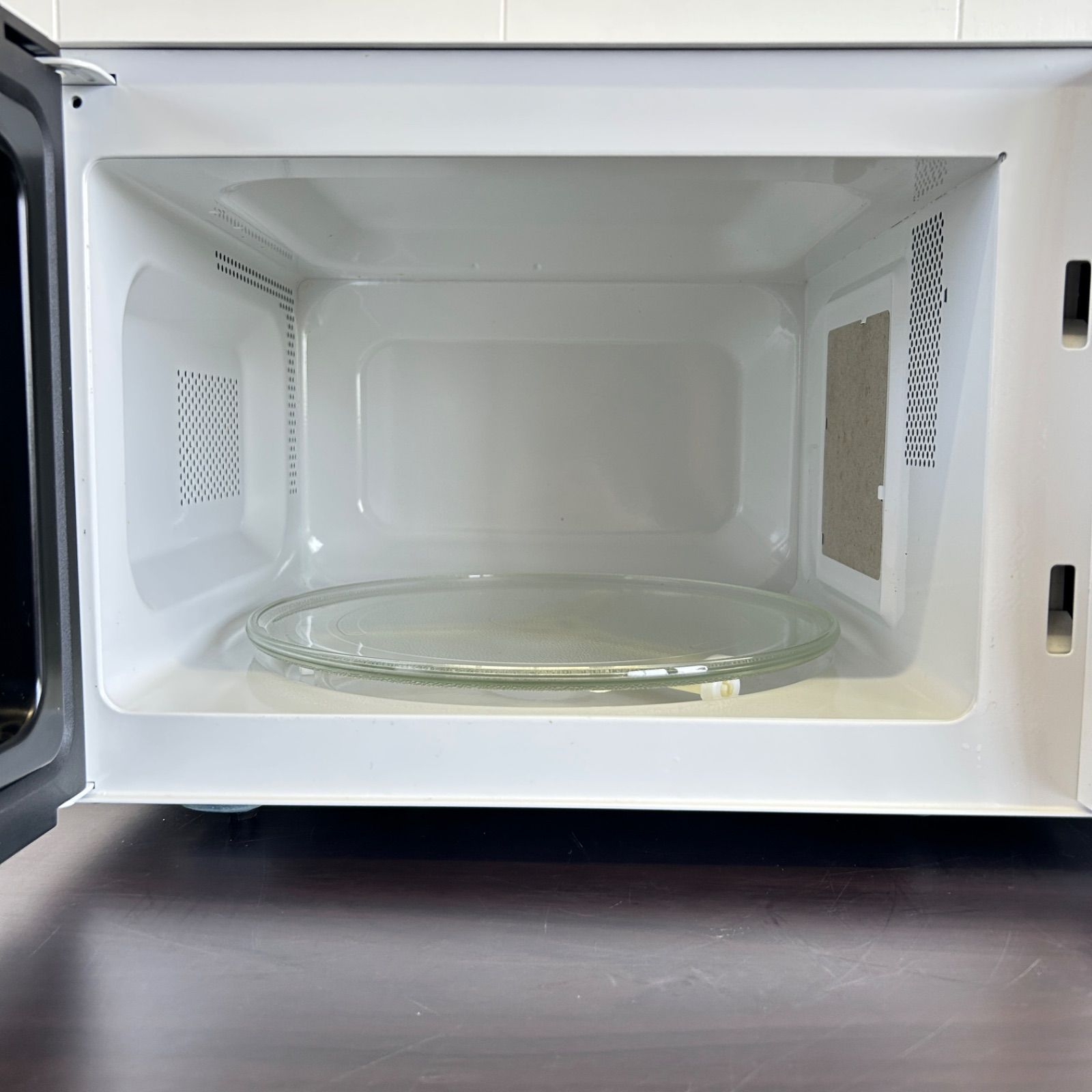 新品　シャープ 電子レンジ 西日本地域専用 60Hz RE-T3-W6 Amazon | SHARP 電子レンジ 西日本タイプ 60Hz RE-T3-W6