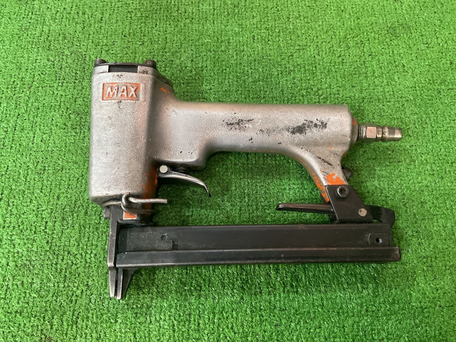 【まとめ売り】MAX エアータッカー ジャンク品 ジャンク品】MAX 型式不明 エアタッカ 塗装剥がれ有・先端