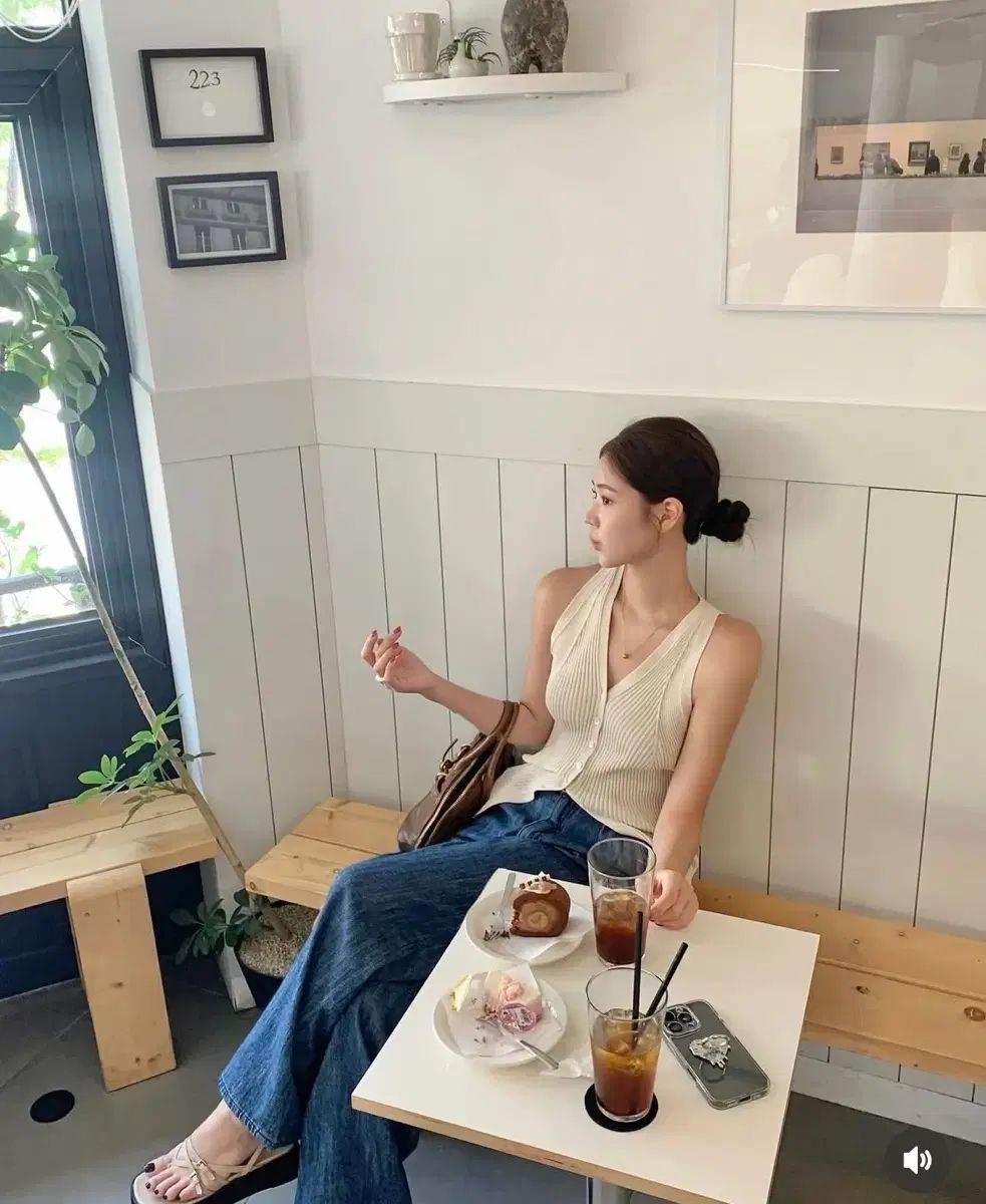 ルー フアン ウー 製作 リブニット ノースリーブ 販売しています