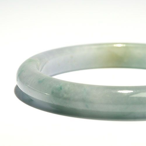 バングル　翡翠　ミャンマーのジェダイト K1937-2〕お買得 ミャンマー産 翡翠 ジェダイド バングル ブレスレット